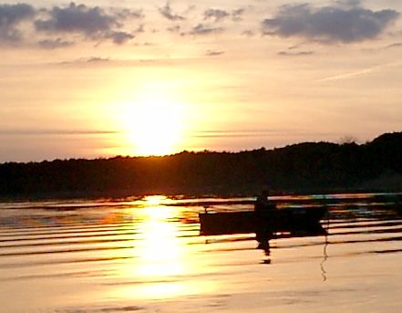 Angler im Sonnenuntergang DAV